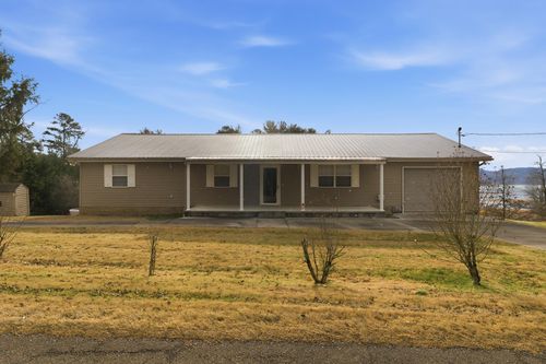 215 Chickasaw Ln, Bean Station, TN, 37708-6753 | Card Image