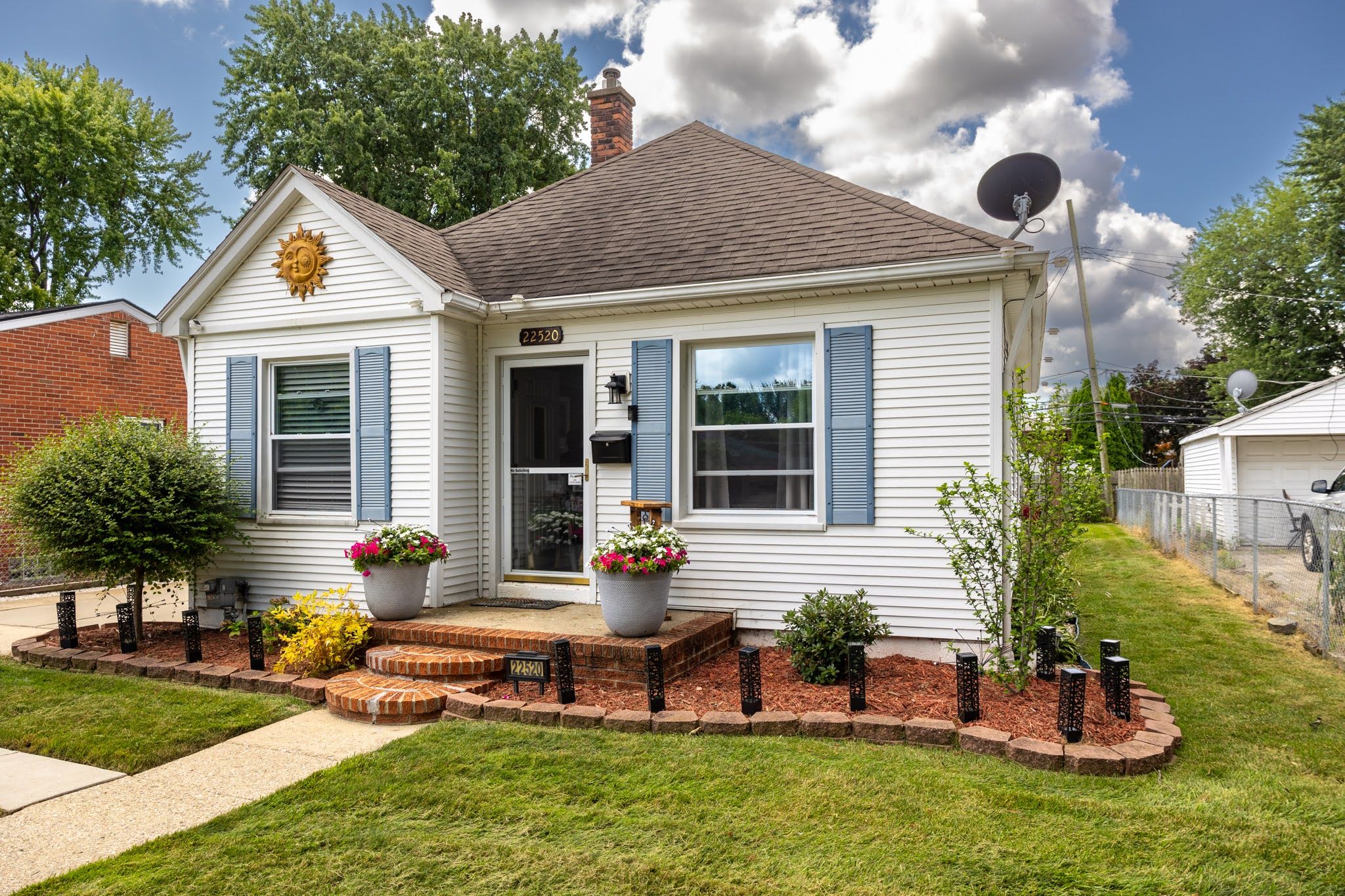 Garfield St, Saint Clair Shores, MI 48082
