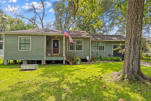 385 Smith Street, Sour Lake, TX, 77659 | Card Image