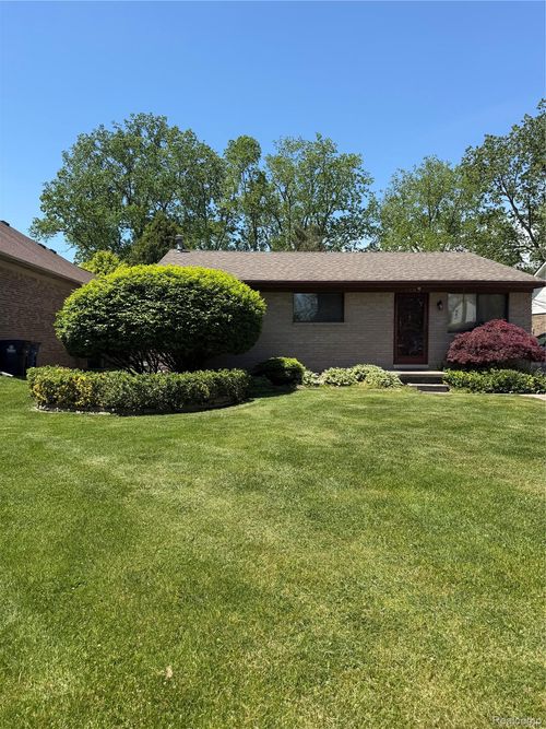 1492 Edwin St, Westland, MI, 48186-3894 | Card Image
