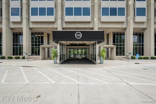 apt-1001-1300 E Lafayette St, Detroit, MI, 48207-2920 | Card Image