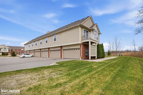 21972 Aberdeen Dr, Macomb, MI, 48042-3860 | Card Image