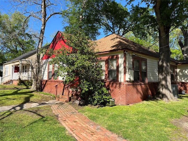 1715 Avenue P, House other with 4 bedrooms, 3 bathrooms and 2 parking in Huntsville TX | Image 7