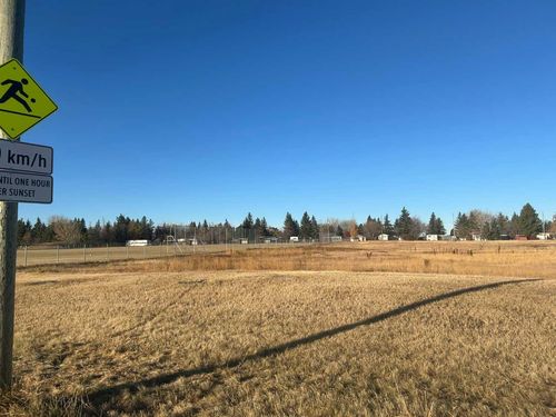 711 11 Ave Ne, Three Hills, AB, T0M2A0 | Card Image