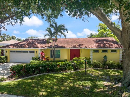 4662 Long Lake Dr, SARASOTA, FL, 34233-1911 | Card Image
