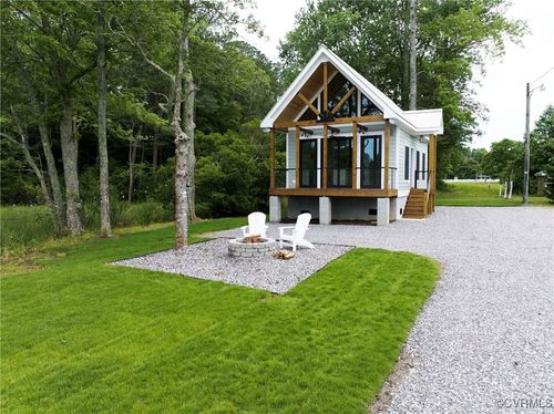 138 Delta Dr, Deltaville, VA, 23043-2203 | Card Image