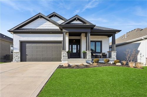 15426 W 173rd St, Olathe, KS, 66062 | Card Image