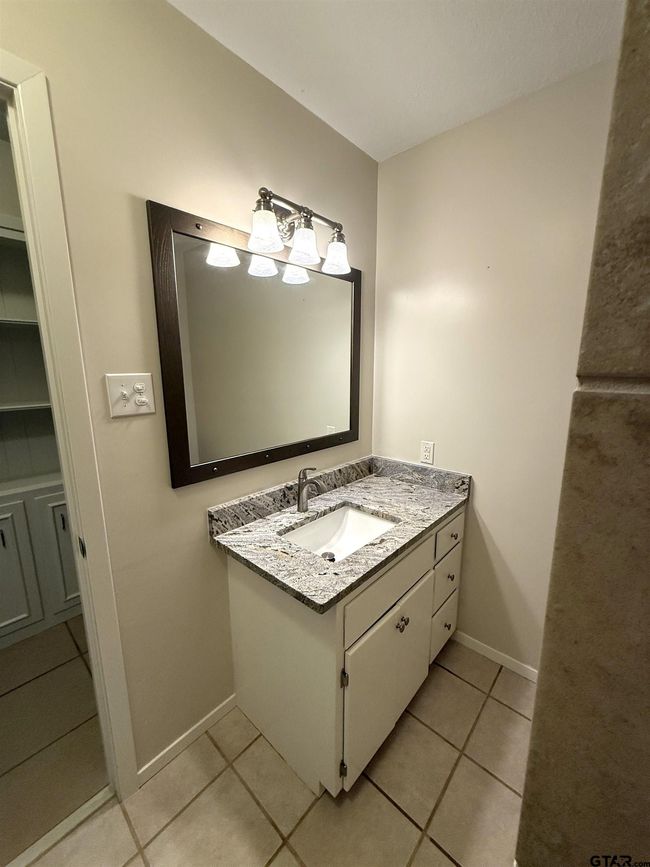 13675 Maple Dr, House other with 3 bedrooms, 2 bathrooms and null parking in Tyler TX | Image 23