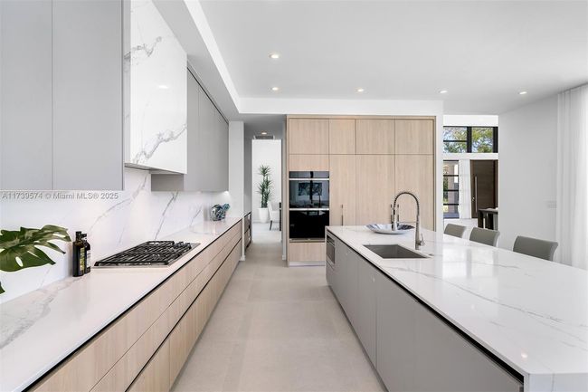 6830 Sw 104 Th St, House other with 7 bedrooms, 8 bathrooms and null parking in Pinecrest FL | Image 10
