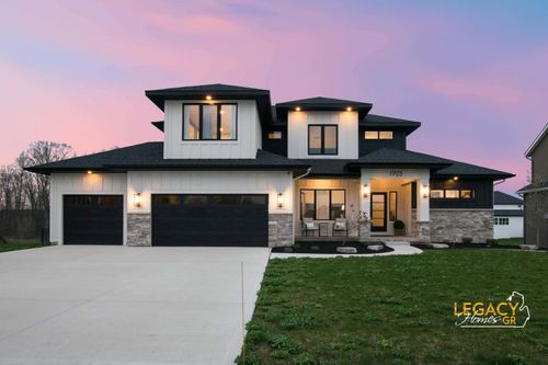 1923 Creekside Dr Sw, Byron Center, MI, 49315-7207 | Card Image