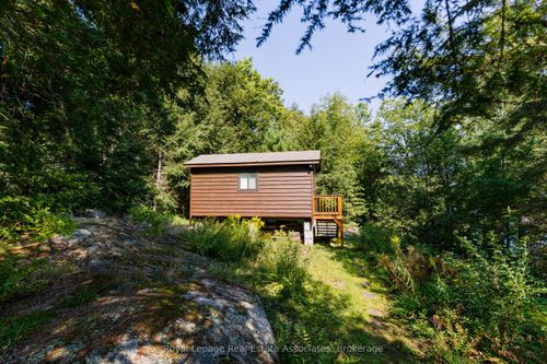 6415 Kennisis Lake Rd, Haliburton, ON, K0M1S0 | Card Image