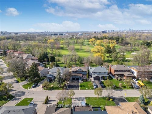 61 Golfwood Heights, Etobicoke, ON, M9P3L8 | Card Image