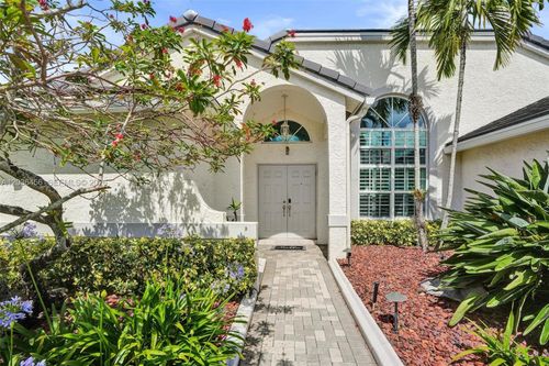 2863 E Abiaca Cir, Davie, FL, 33328-7121 | Card Image