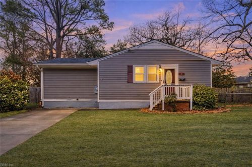 3 Luger Ct, Portsmouth, VA, 23701-4306 | Card Image