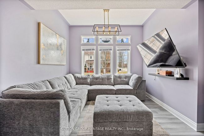 17 Hirons Dr, House other with 3 bedrooms, 3 bathrooms and 2 parking in Ajax ON | Image 10