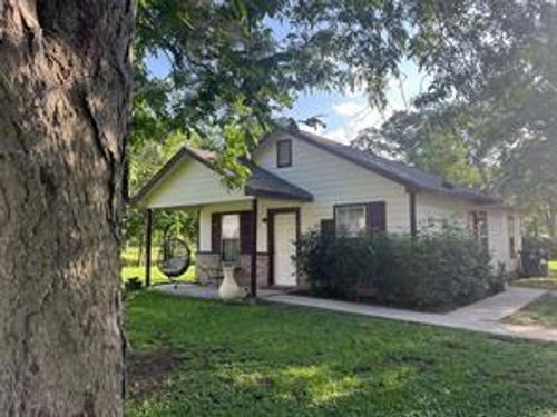 1131 W Front St, Sealy, TX, 77474-3428 | Card Image