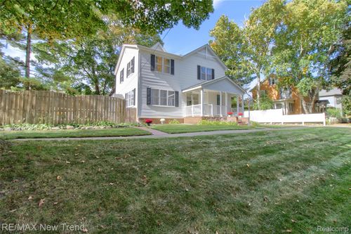 308 N Court St, Howell, MI, 48843-1823 | Card Image