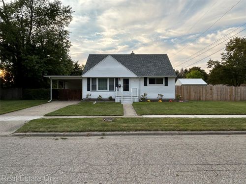 3031 Amherst Dr, Lansing, MI, 48906-2403 | Card Image