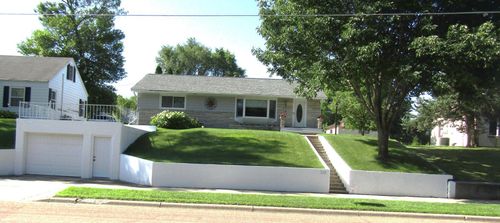 232 E Thielke Ave, Appleton, MN, 56208-1423 | Card Image