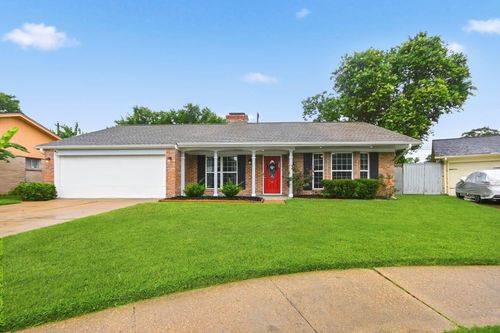 7806 Edgemoor Dr, Houston, TX, 77036-5702 | Card Image