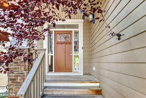 {{alt}} | Card Image