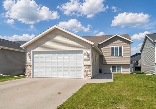 3831 32nd St S, Moorhead, MN, 56560-6047 | Card Image