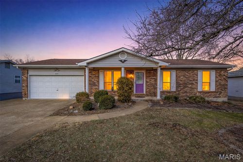 333 Kenwood St, Farmington, MO, 63640-1012 | Card Image