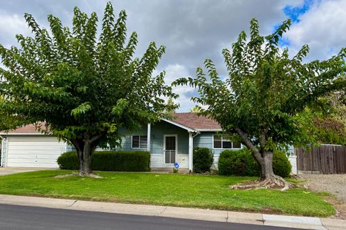 4905 Heatherdale Ln, Carmichael, CA, 95608-3523 | Card Image