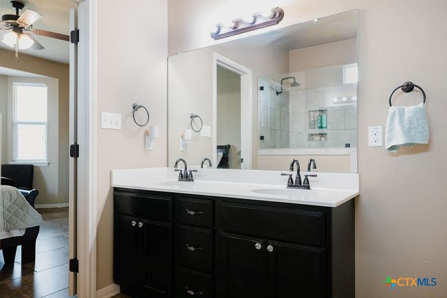 102 Cobble Stone Ct, House other with 5 bedrooms, 4 bathrooms and null parking in Victoria TX | Image 14