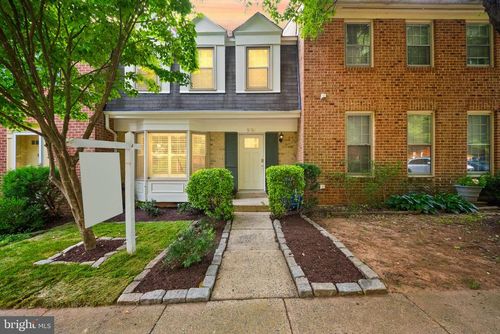 5752 Crownleigh Ct, BURKE, VA, 22015-1857 | Card Image