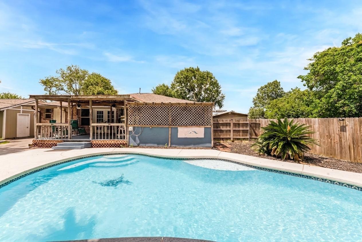 Residential in Shoreacres 2