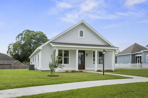 410 Legacy Blvd, Hattiesburg, MS, 39402-5500 | Card Image