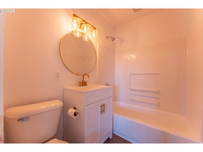 1636 Maple St, House other with 2 bedrooms, 1 bathrooms and null parking in Myrtle Point OR | Image 17
