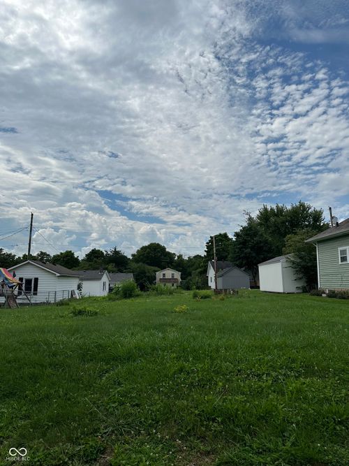 218 E Michigan St, Fortville, IN, 46040-1038 | Card Image