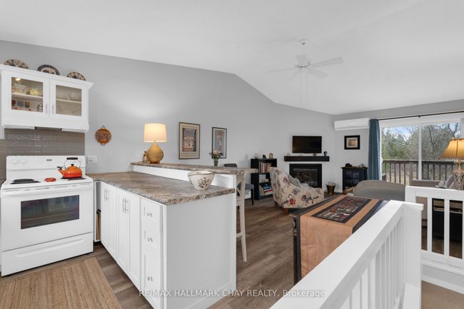 172 Escarpment Cres, Condo with 2 bedrooms, 1 bathrooms and 1 parking in Collingwood ON | Image 7