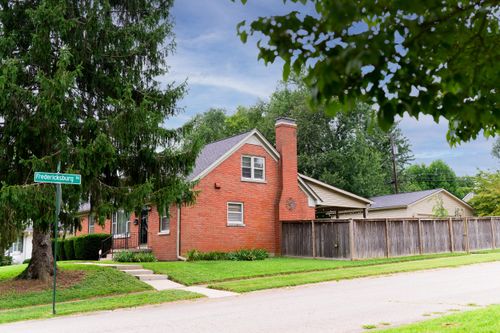 1961 Vicksburg Rd, Lexington, KY, 40504-3132 | Card Image