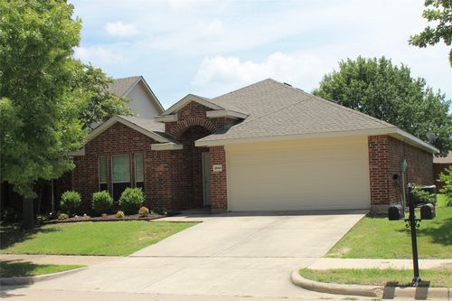 2044 Lake Trail Dr, Heartland, TX, 75126-8274 | Card Image