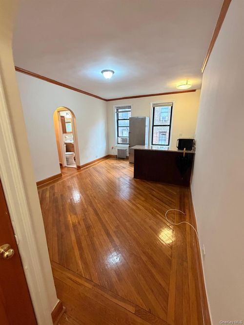 5-4333 48th Street, New York, NY, 11104 | Card Image