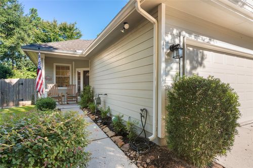11 Abercrombie Pl, Conroe, TX, 77384-5101 | Card Image