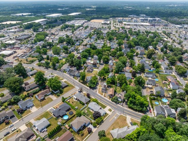 429 Old Bridge Tpke, House other with 3 bedrooms, 2 bathrooms and null parking in East Brunswick NJ | Image 25