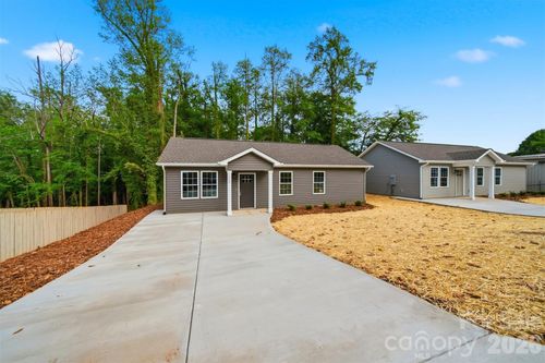 1298 18th St Ne, Hickory, NC, 28601-2830 | Card Image