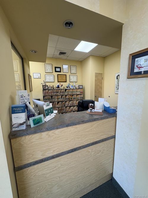 a-312 Bedford Ave, Bellmore, NY, 11710-3531 | Card Image