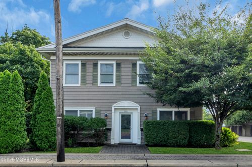 101 Main St, Farmingdale, NJ, 07727-1438 | Card Image