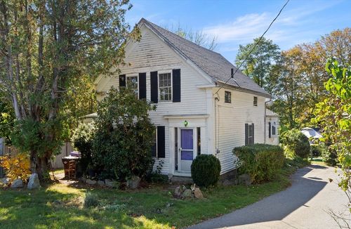 270 Elm St, Amesbury, MA, 01913-4320 | Card Image