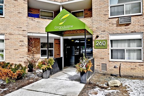 408-260 Davis Dr, Newmarket, ON, L3Y7C3 | Card Image