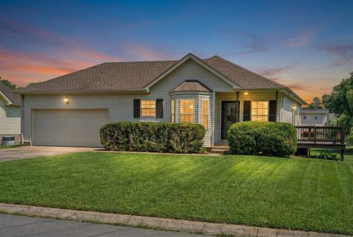 3279 S Senseney Cir, Clarksville, TN, 37042-8120 | Card Image