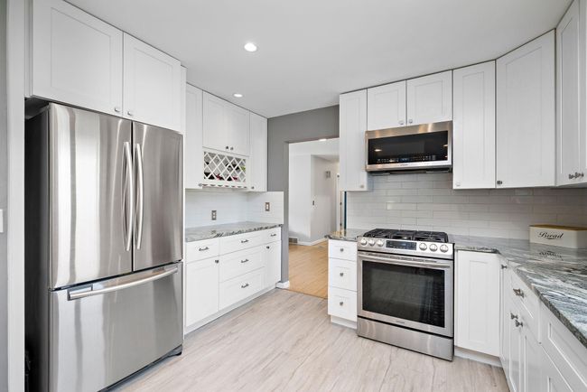 1305 Unity Ave N, House other with 4 bedrooms, 3 bathrooms and null parking in Golden Valley MN | Image 9