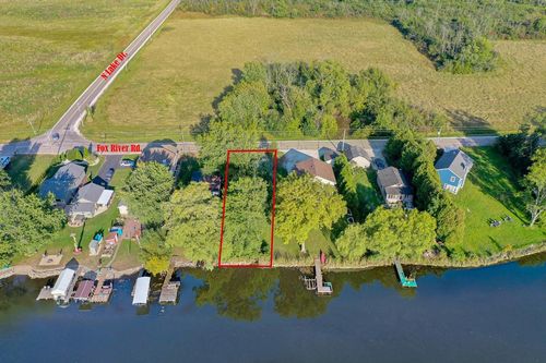 7914 Fox River Road, Waterford, WI, 53185 | Card Image