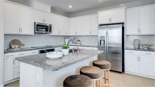 2581 Cloudview Privado, Ontario, CA, 91761 | Card Image