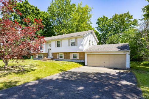 19 Tor Rd, Wappingers Falls, NY, 12590-4623 | Card Image